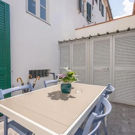 Lorenzo Borgo Giannotti Appartamento *
